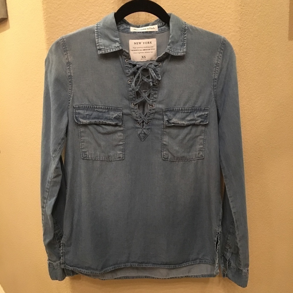 ABERCROMBIE & FITCH Chambray Lace Up Top Size XS